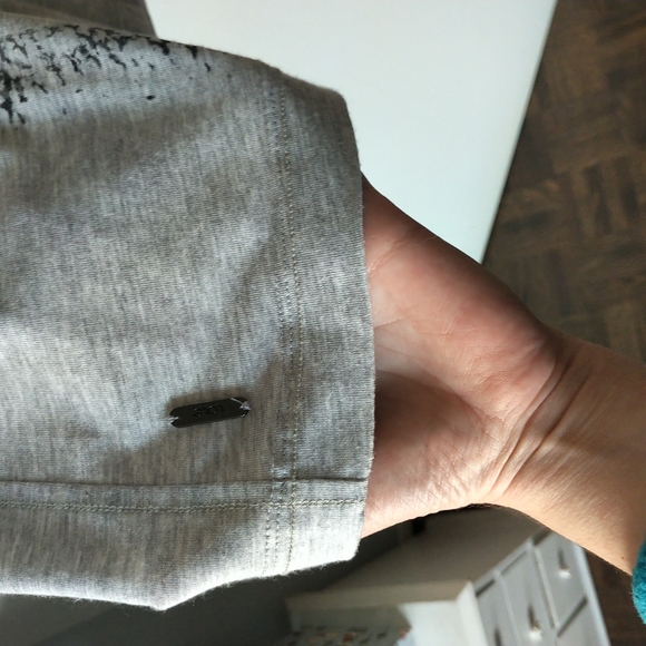 LOLE V neck t-shirt - Picture 5 of 5